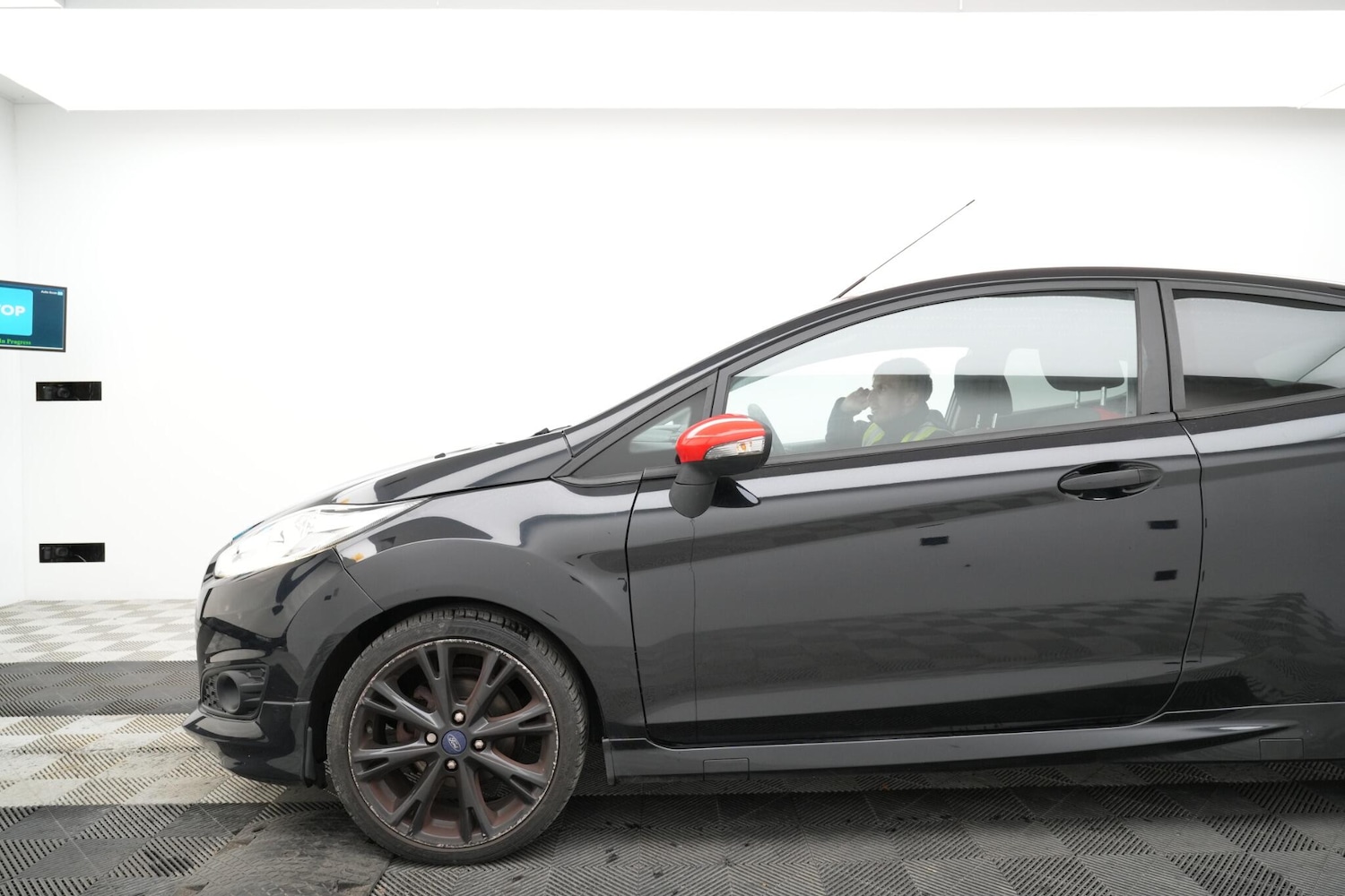 Used Ford Fiesta 2015 for sale - 76527832: Photo 17