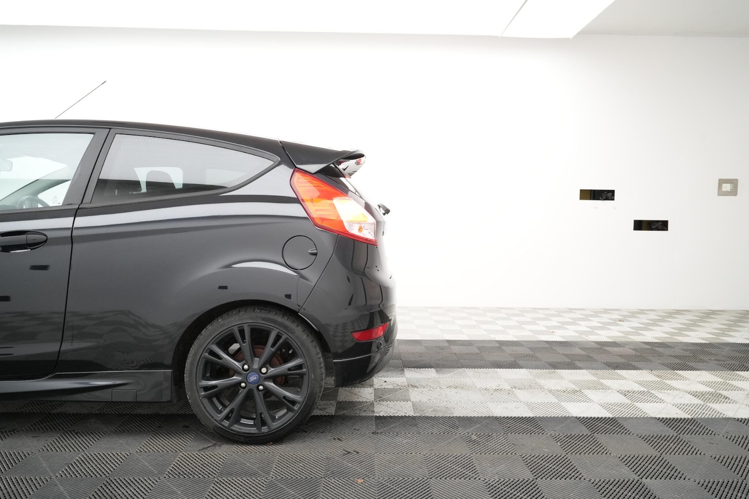 Used Ford Fiesta 2015 for sale - 76527832: Photo 5