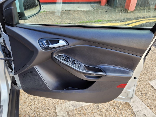 Used Ford Focus 2015 for sale - 76031424: Photo 12