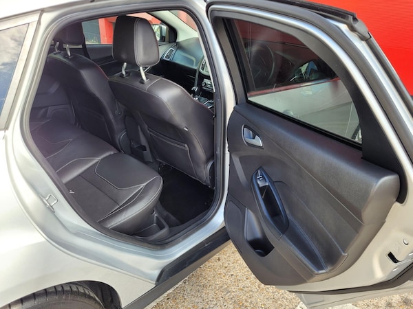 Used Ford Focus 2015 for sale - 76031424: Photo 16