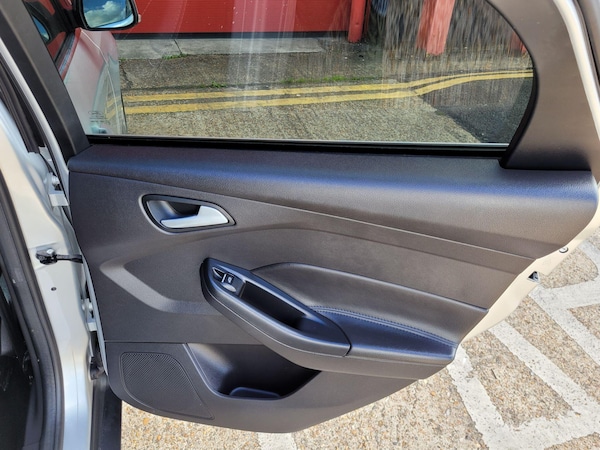 Used Ford Focus 2015 for sale - 76031424: Photo 17