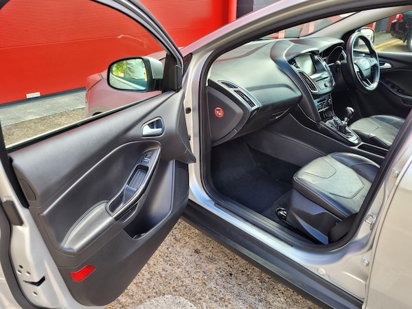 Used Ford Focus 2015 for sale - 76031424: Photo 18