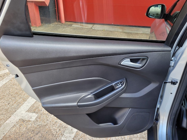 Used Ford Focus 2015 for sale - 76031424: Photo 22
