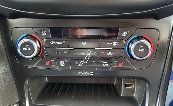 Used Ford Focus 2015 for sale - 76031424: Photo 28