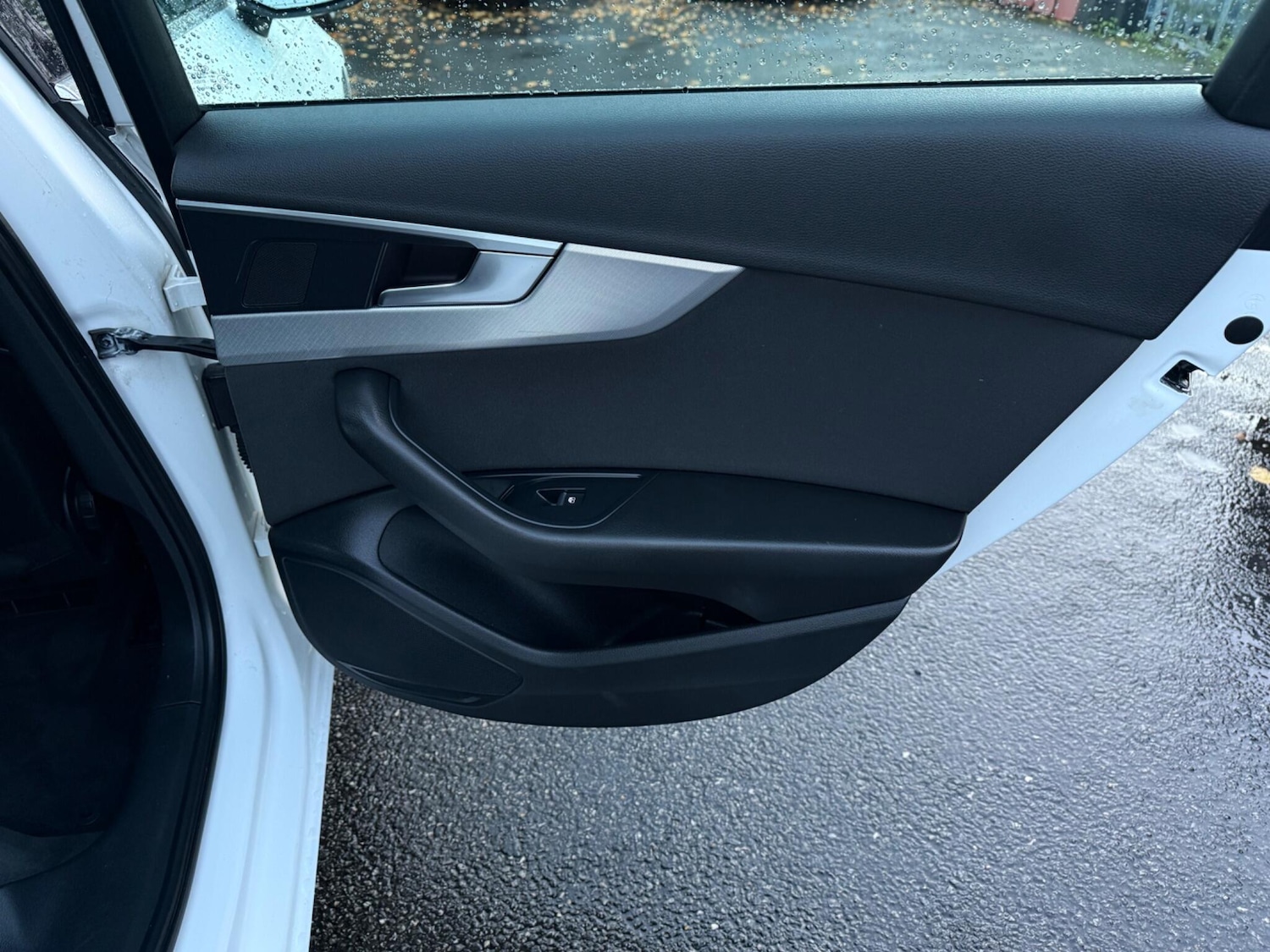 Used Audi A4 2015 for sale - 76189029: Photo 28