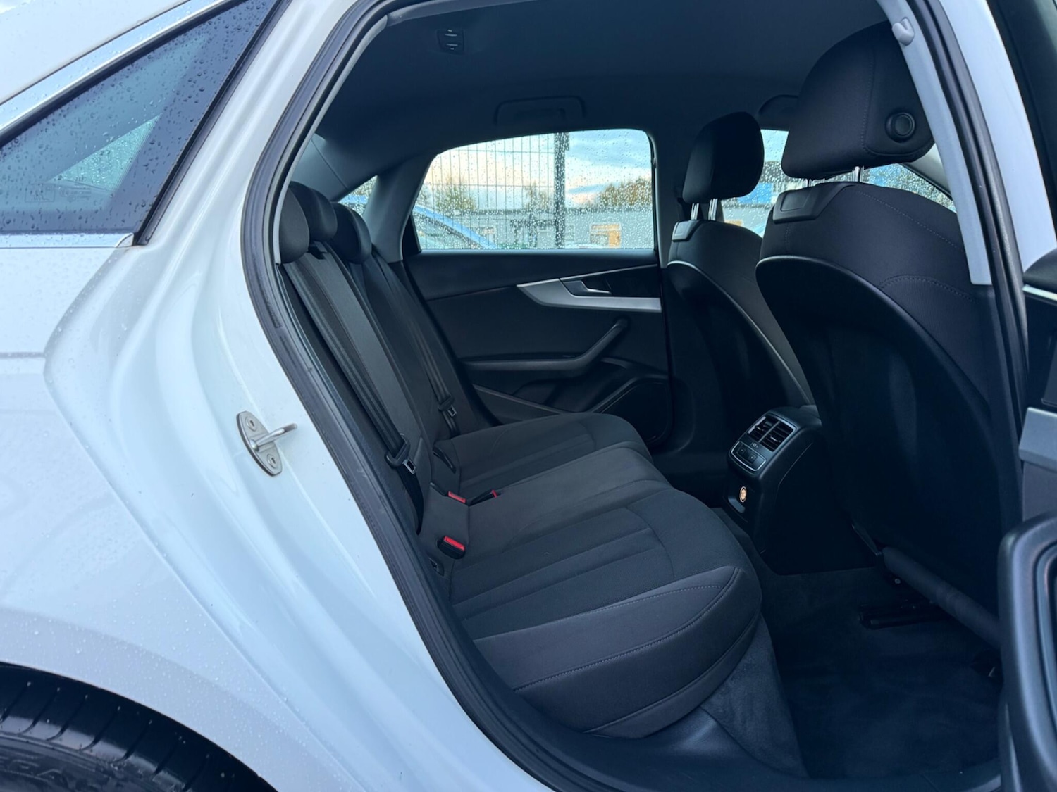 Used Audi A4 2015 for sale - 76189029: Photo 29