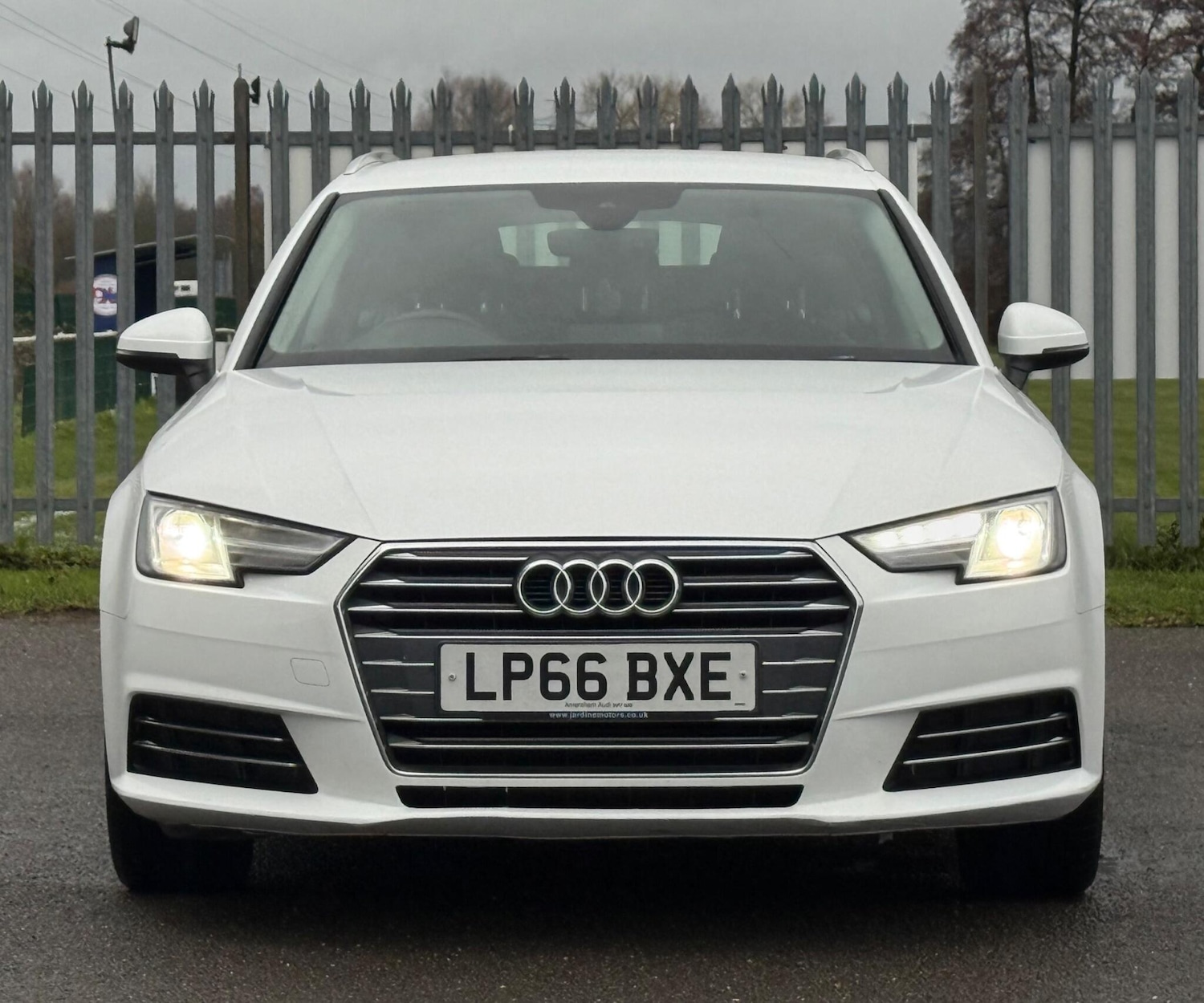 Used Audi A4 2016 for sale - 77163082: Photo 2