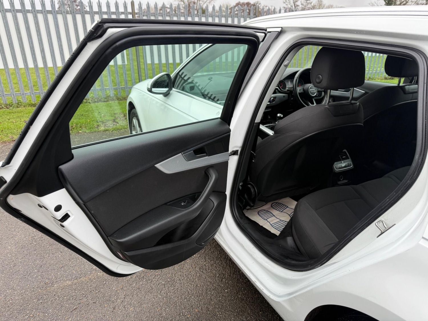 Used Audi A4 2016 for sale - 77163082: Photo 30