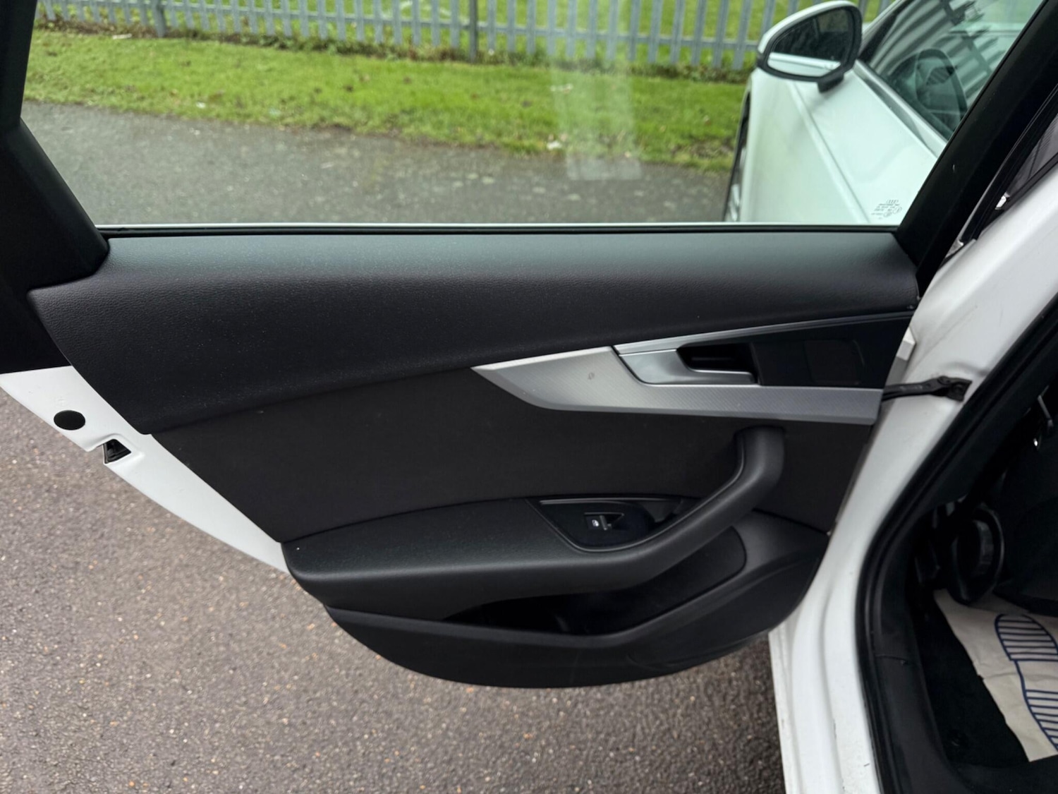 Used Audi A4 2016 for sale - 77163082: Photo 31