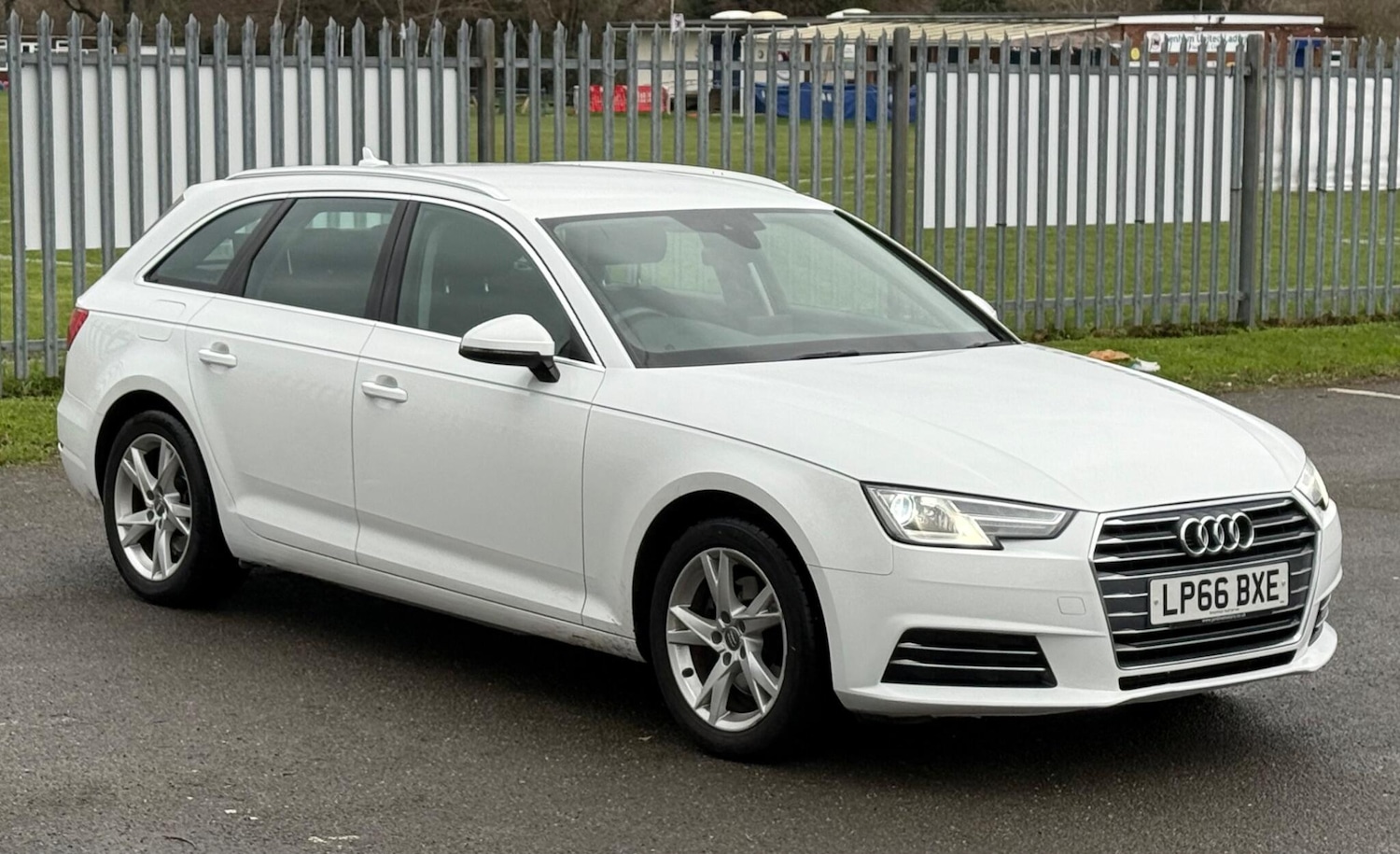 Used Audi A4 2016 for sale - 77163082: Photo 4