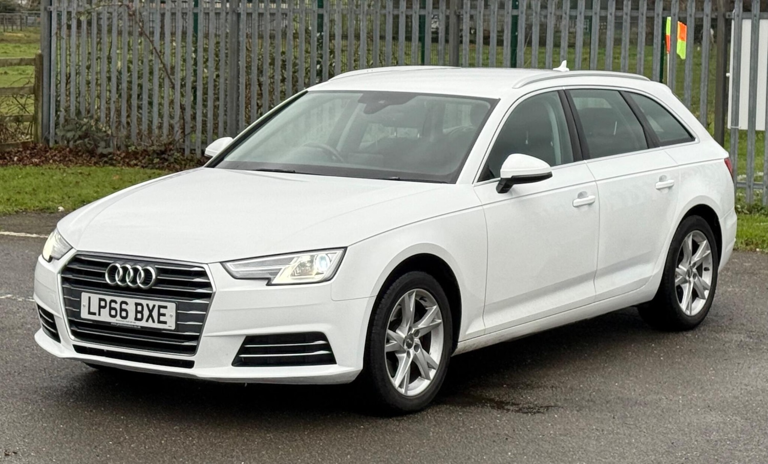 Used Audi A4 2016 for sale - 77163082: Photo 5