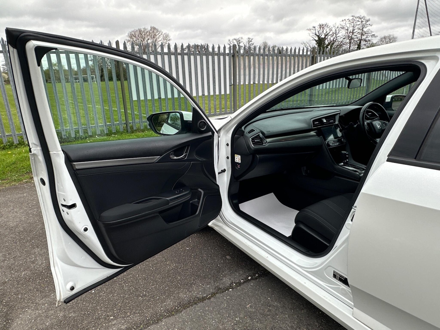 Used Honda Civic 2018 for sale - 78127920: Photo 47