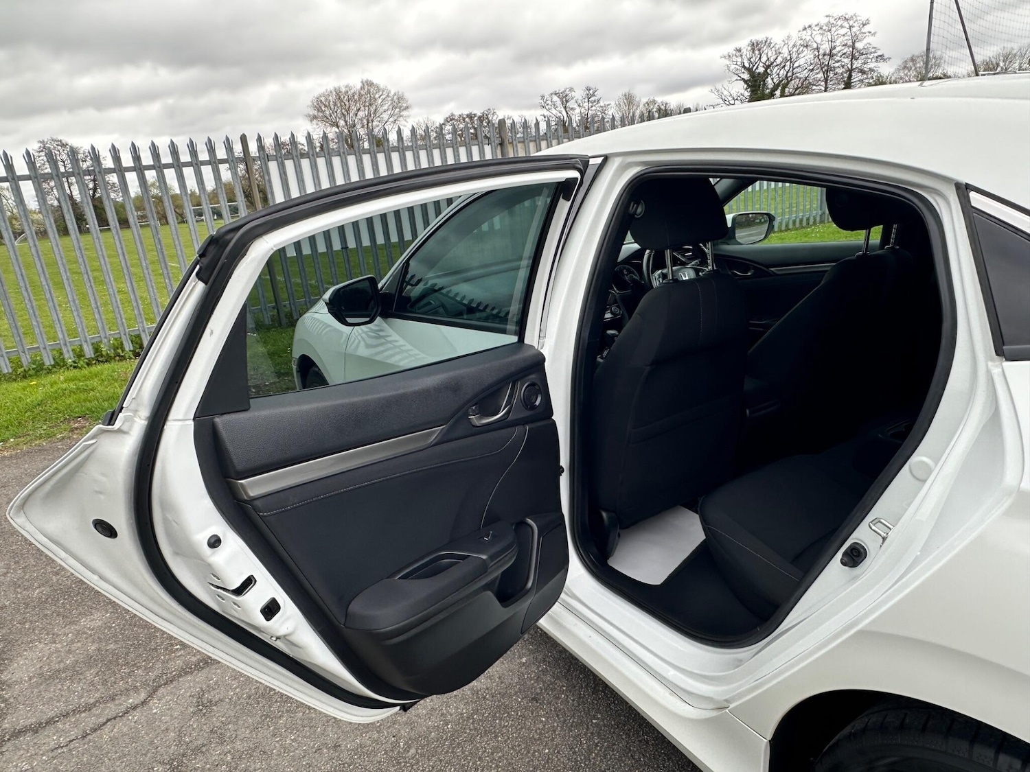 Used Honda Civic 2018 for sale - 78127920: Photo 49