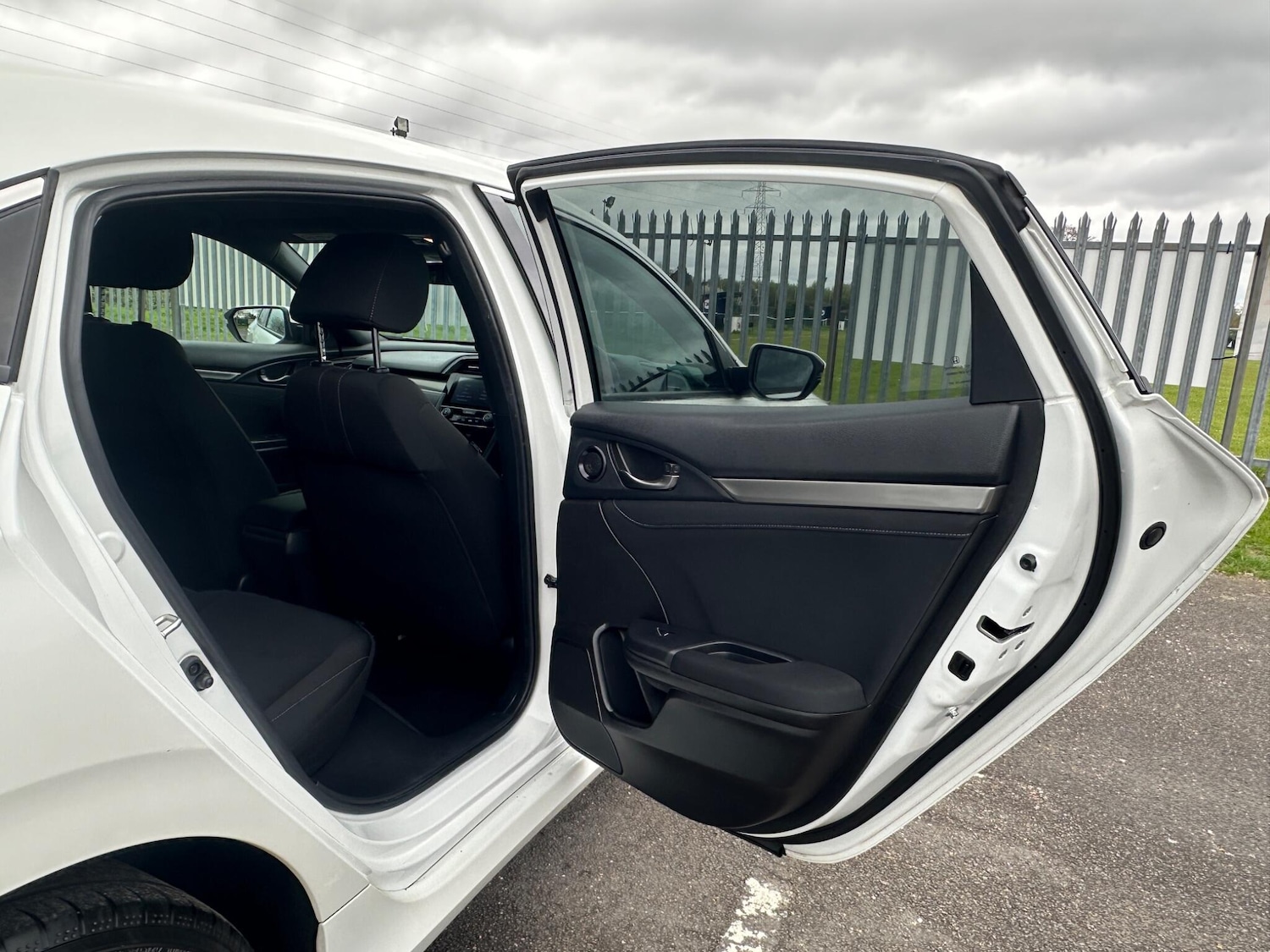 Used Honda Civic 2018 for sale - 78127920: Photo 51