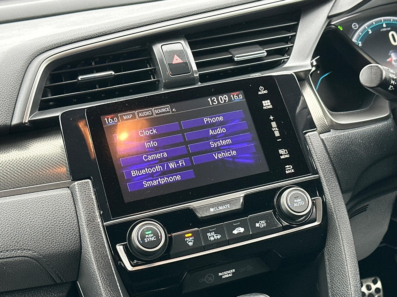 Used Honda Civic 2018 for sale - 78127920: Photo 64