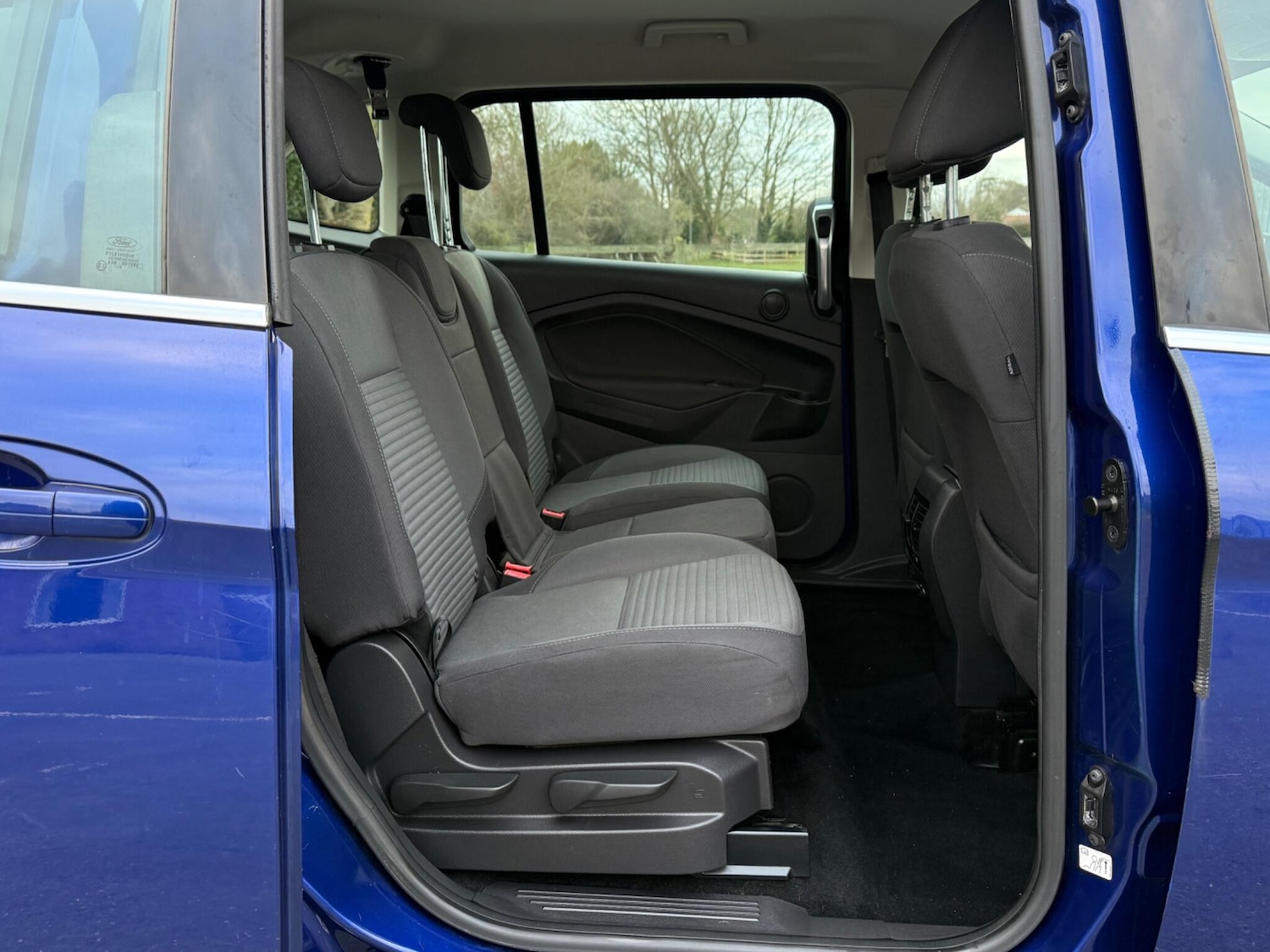 Used Ford Grand C-Max 2015 for sale - 76984901: Photo 28