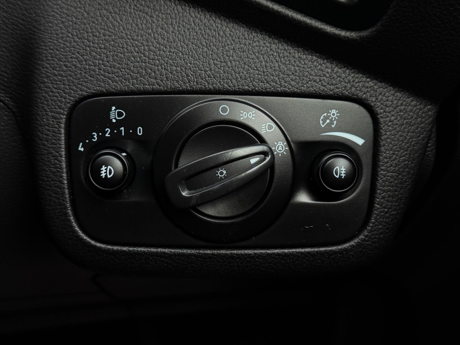 Used Ford Grand C-Max 2015 for sale - 76984901: Photo 66