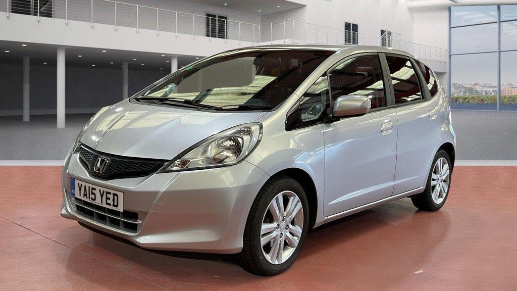 Used Honda Jazz 2015 for sale - 76083818: Photo 2