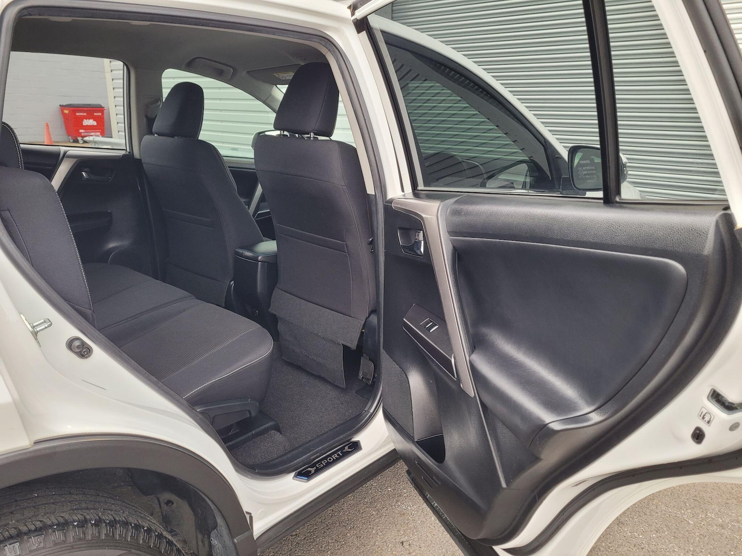 Used Toyota RAV4 2016 for sale - 76831777: Photo 28