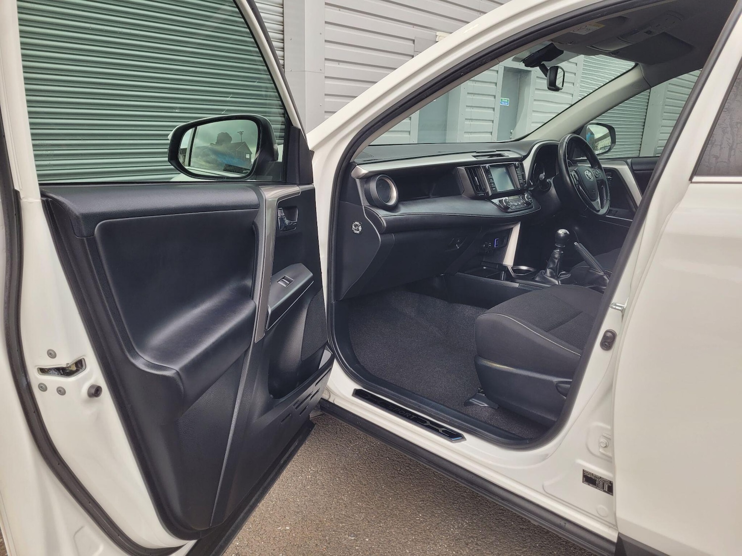 Used Toyota RAV4 2016 for sale - 76831777: Photo 40