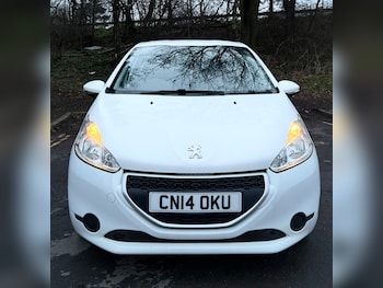 Used Peugeot 208 2014 for sale - 77327178: Photo