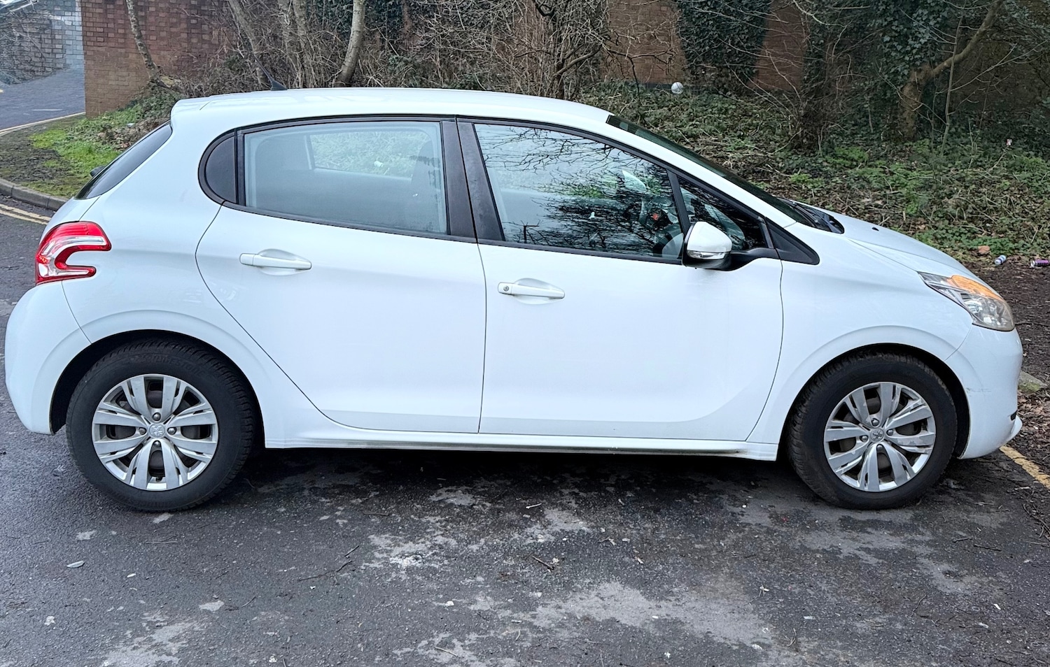 Used Peugeot 208 2014 for sale - 77327178: Photo 5