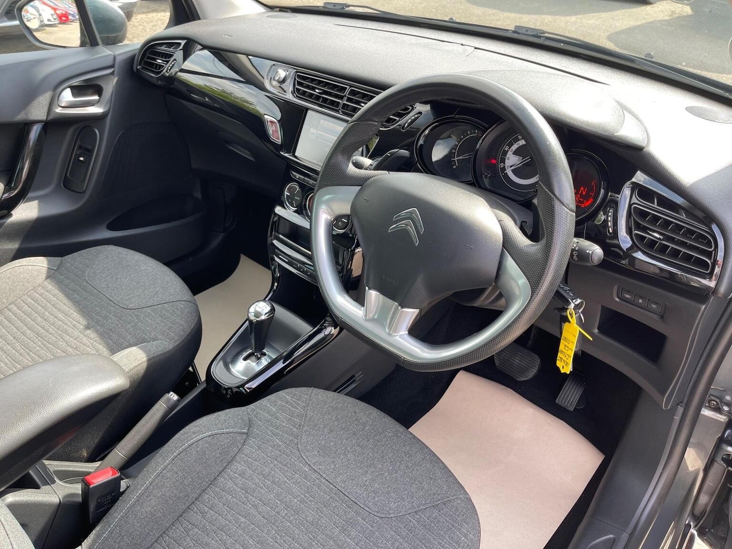 Used Citroen C3 2016 for sale - 76712724: Photo 16