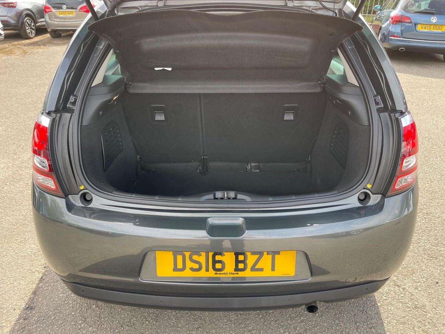 Used Citroen C3 2016 for sale - 76712724: Photo 9