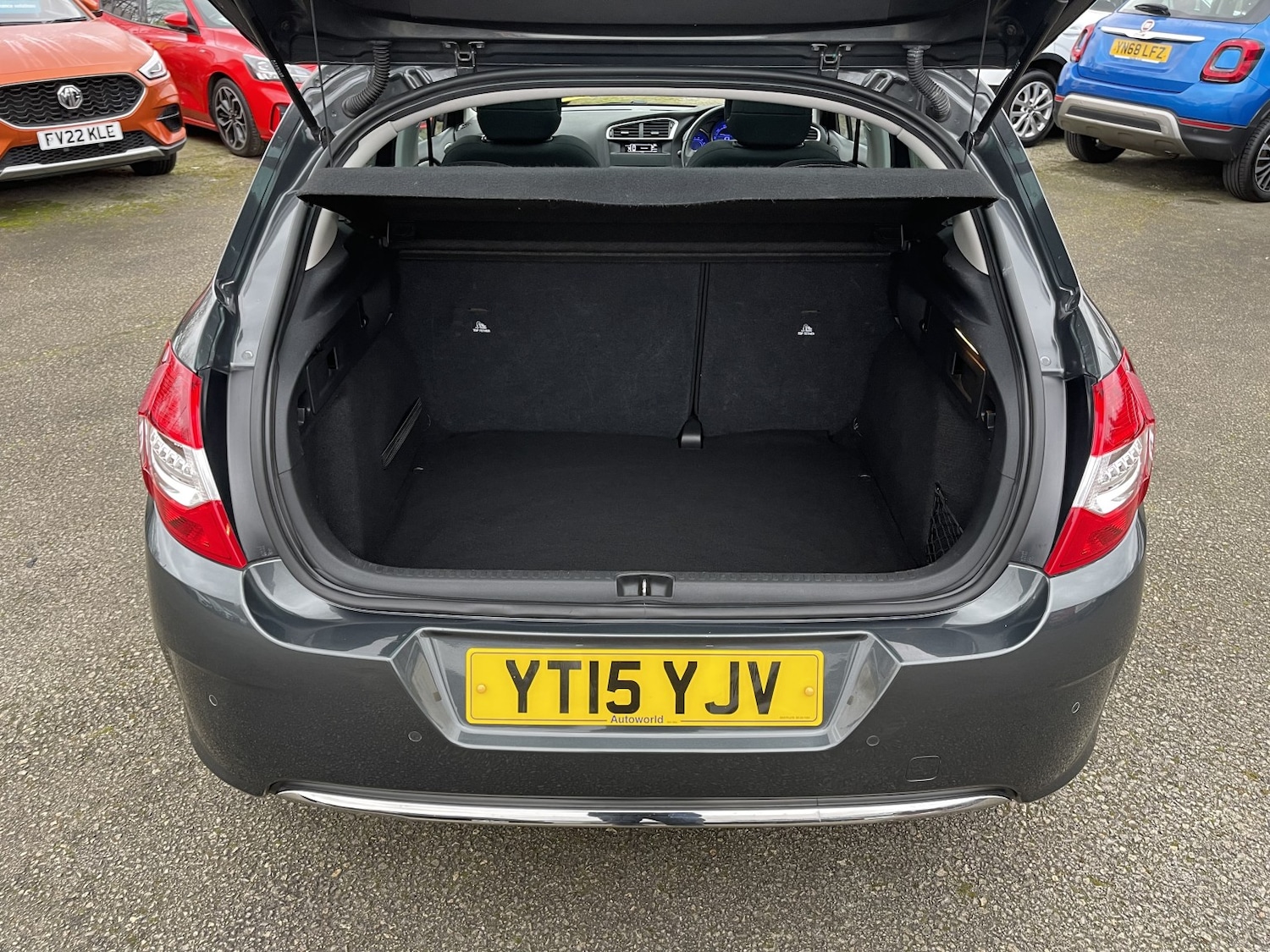 Used Citroen C4 2015 for sale - 77681825: Photo 11