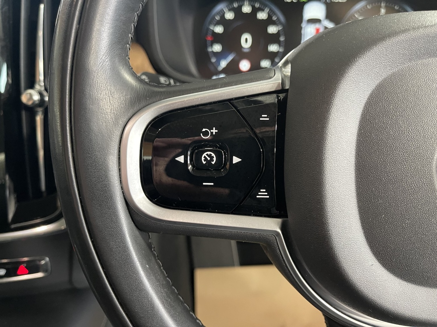 Used Volvo S90 2018 for sale - 77622440: Photo 36