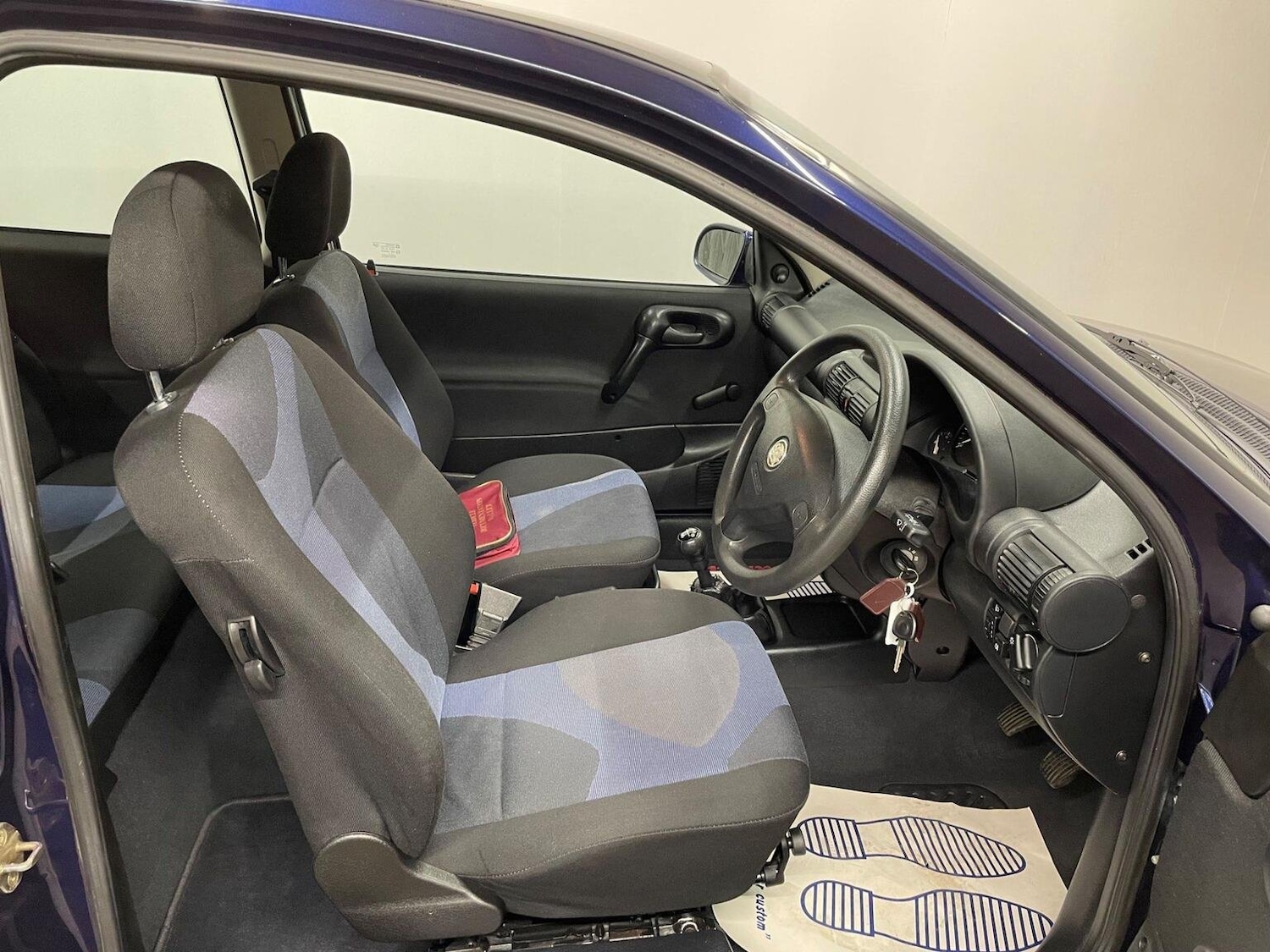 Used Vauxhall Corsa 1999 for sale - 77357249: Photo 11