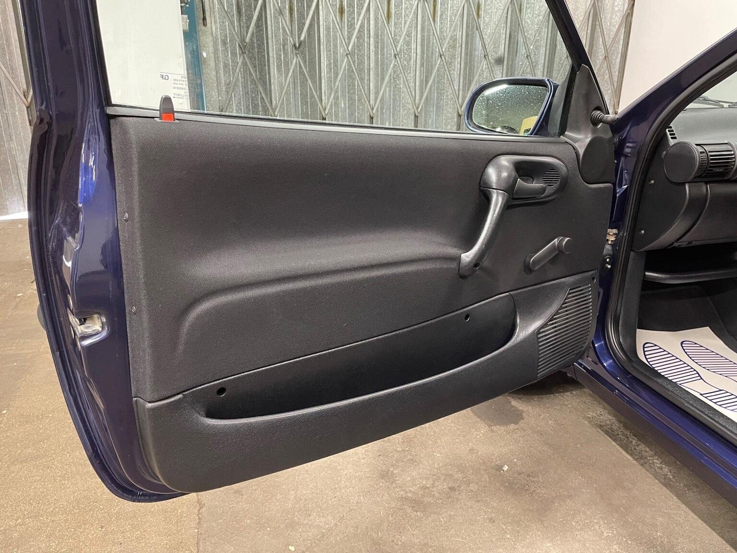 Used Vauxhall Corsa 1999 for sale - 77357249: Photo 29