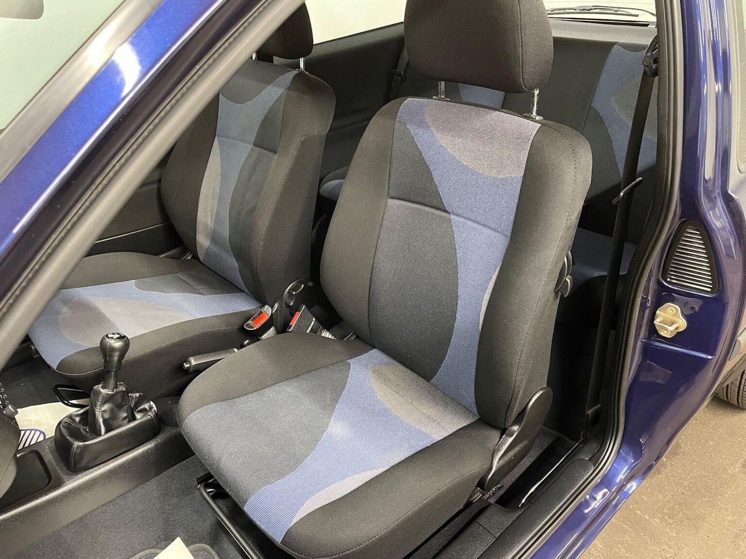 Used Vauxhall Corsa 1999 for sale - 77357249: Photo 30