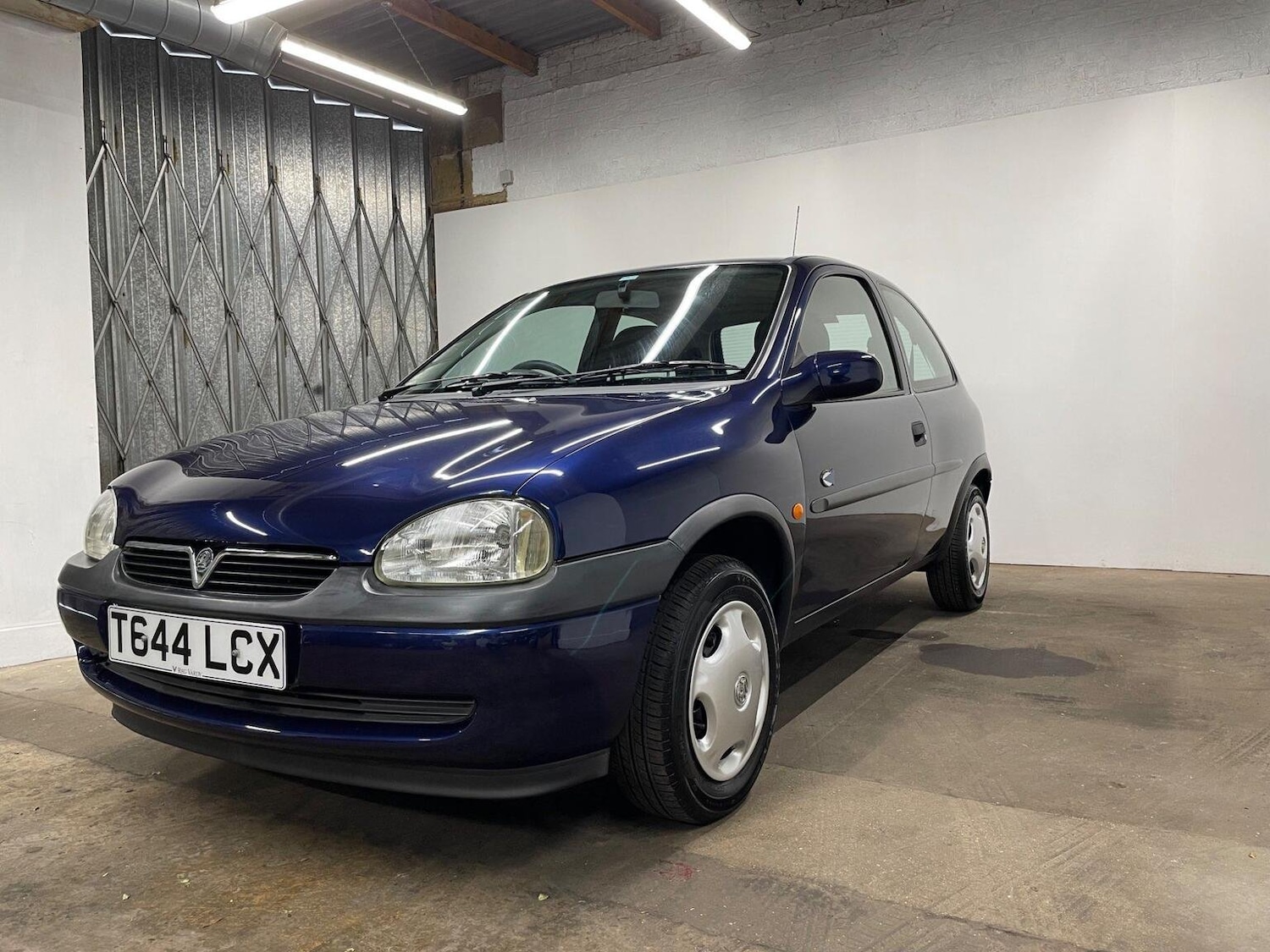 Used Vauxhall Corsa 1999 for sale - 77357249: Photo 9