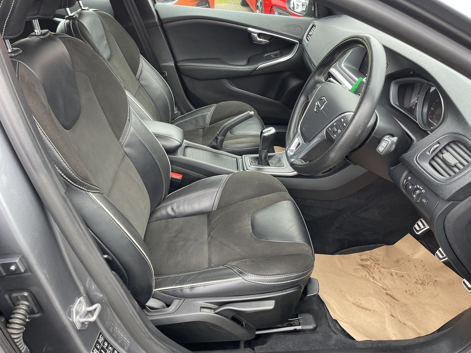 Used Volvo V40 2018 for sale - 77438461: Photo 10