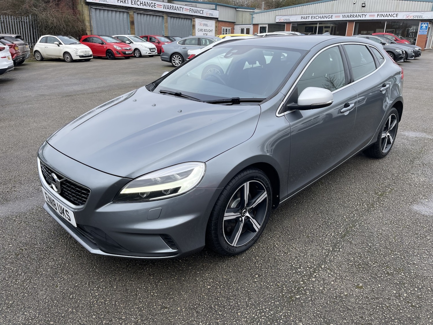 Used Volvo V40 2018 for sale - 77438461: Photo 2