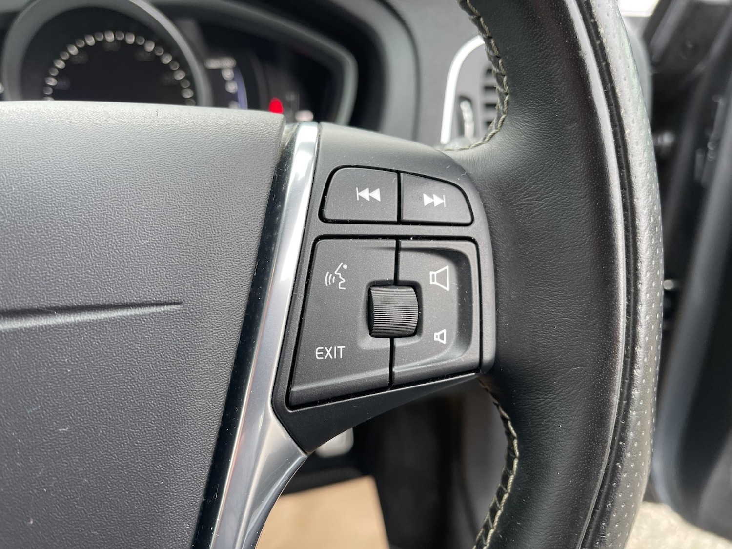 Used Volvo V40 2018 for sale - 77438461: Photo 28