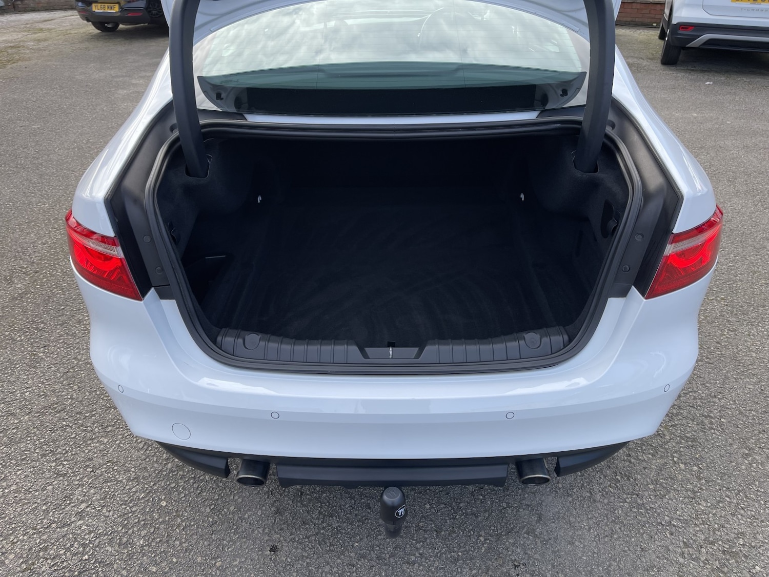 Used Jaguar XF 2018 for sale - 77735821: Photo 11