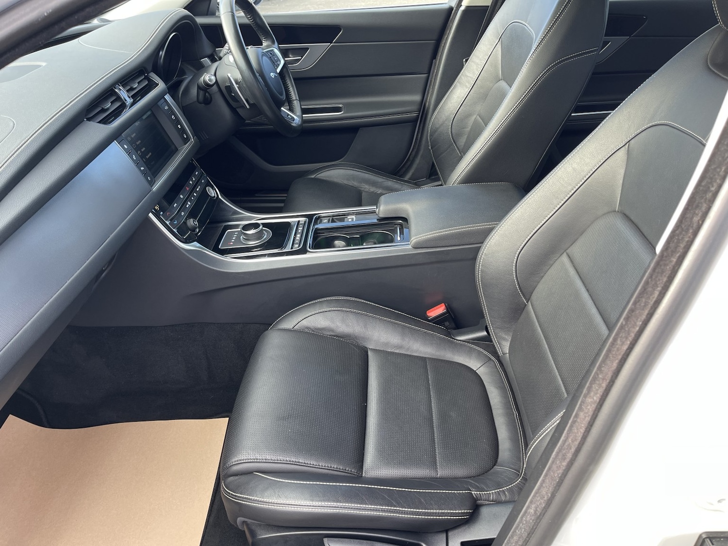 Used Jaguar XF 2018 for sale - 77735821: Photo 25