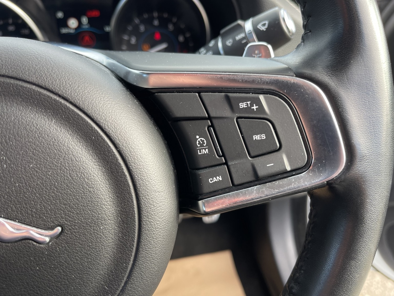 Used Jaguar XF 2018 for sale - 77735821: Photo 34