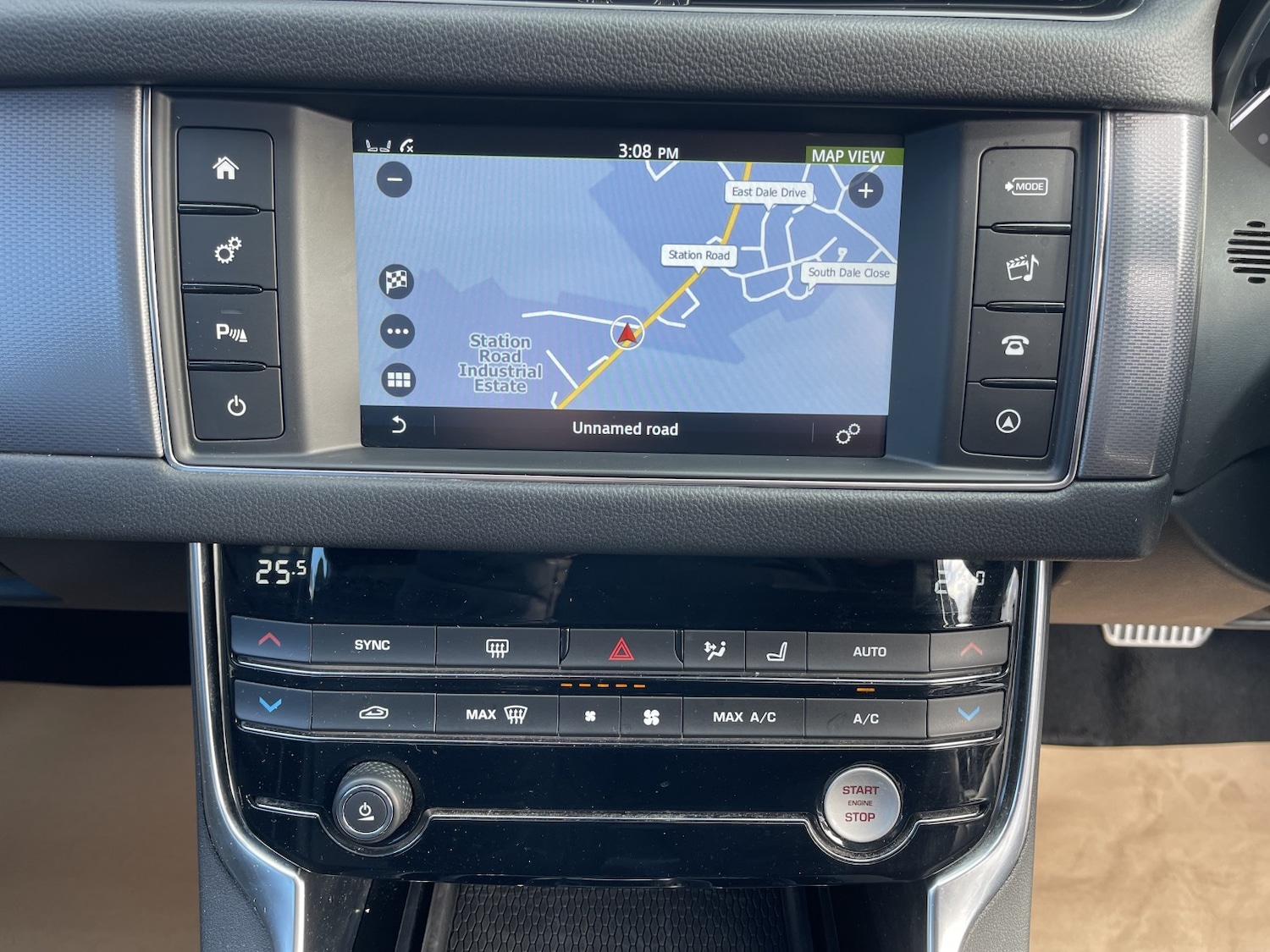 Used Jaguar XF 2018 for sale - 77735821: Photo 40