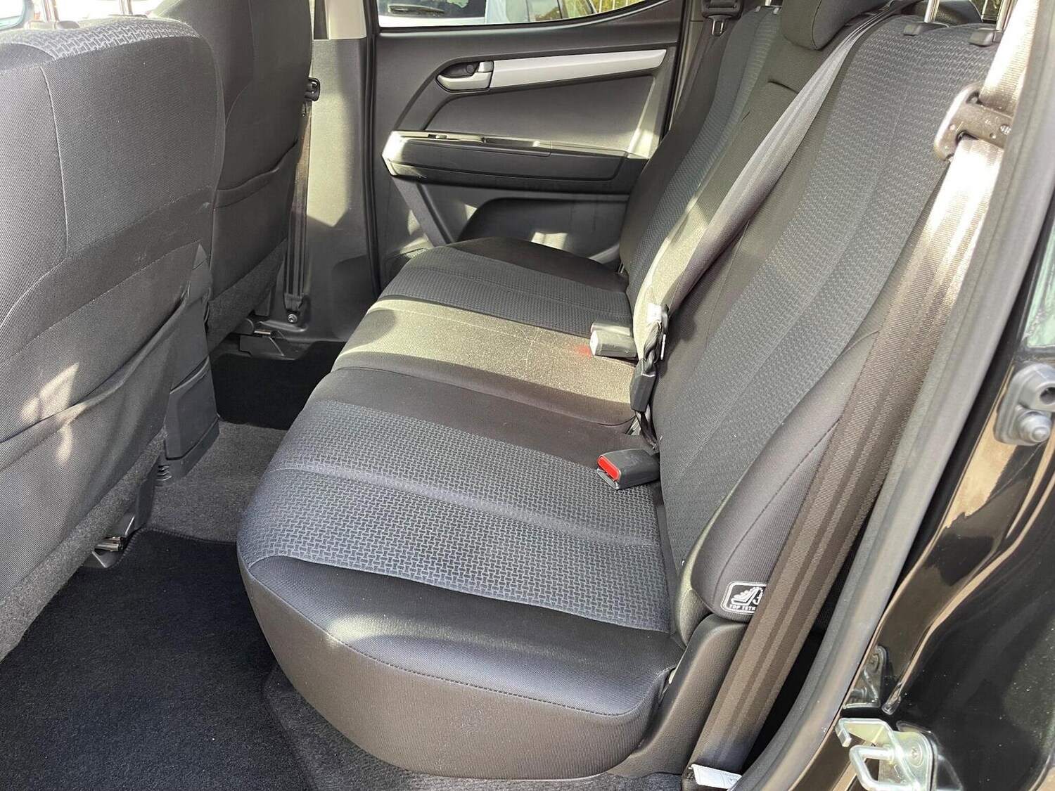 Used Isuzu D-Max 2015 for sale - 76712712: Photo 29