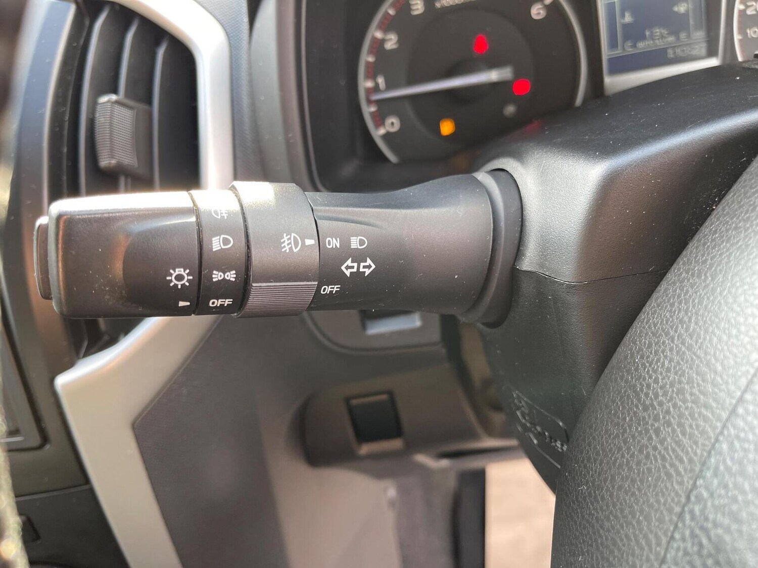 Used Isuzu D-Max 2015 for sale - 76712712: Photo 36