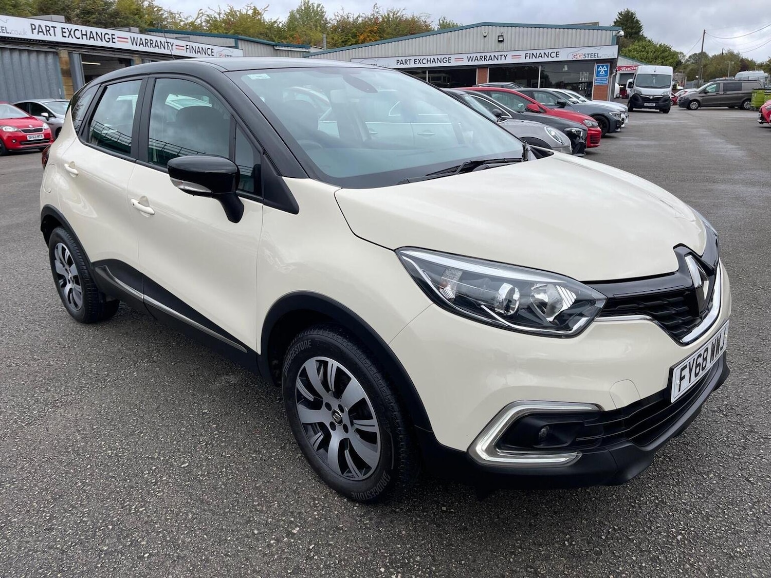 Used Renault Captur 2018 for sale - 76712607: Photo 1