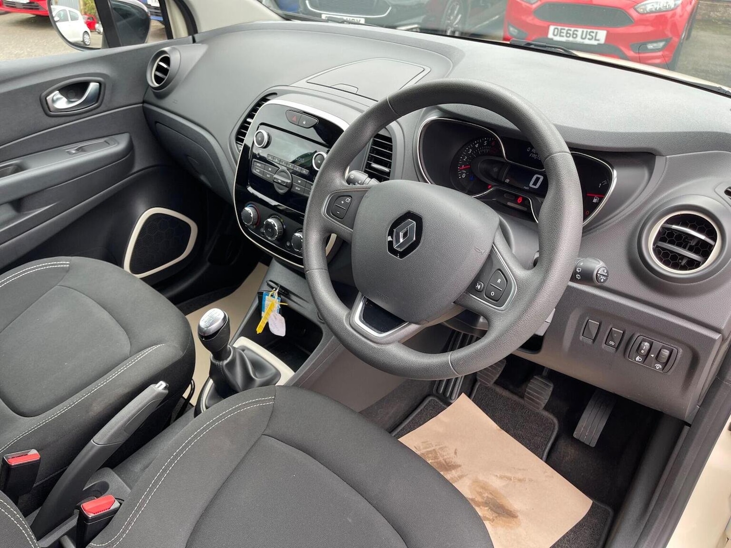 Used Renault Captur 2018 for sale - 76712607: Photo 14