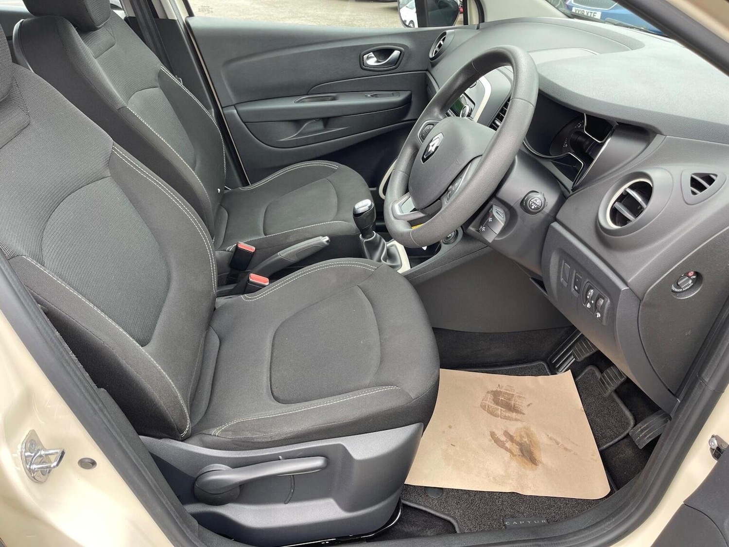 Used Renault Captur 2018 for sale - 76712607: Photo 17