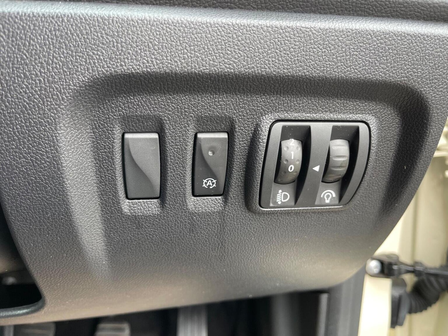 Used Renault Captur 2018 for sale - 76712607: Photo 38