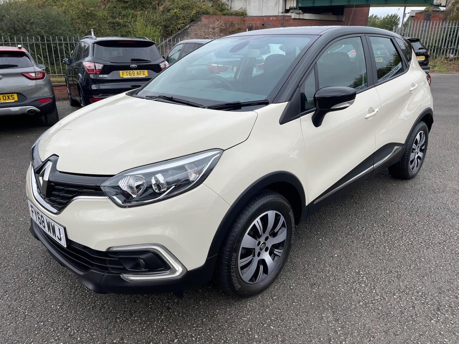 Used Renault Captur 2018 for sale - 76712607: Photo 4