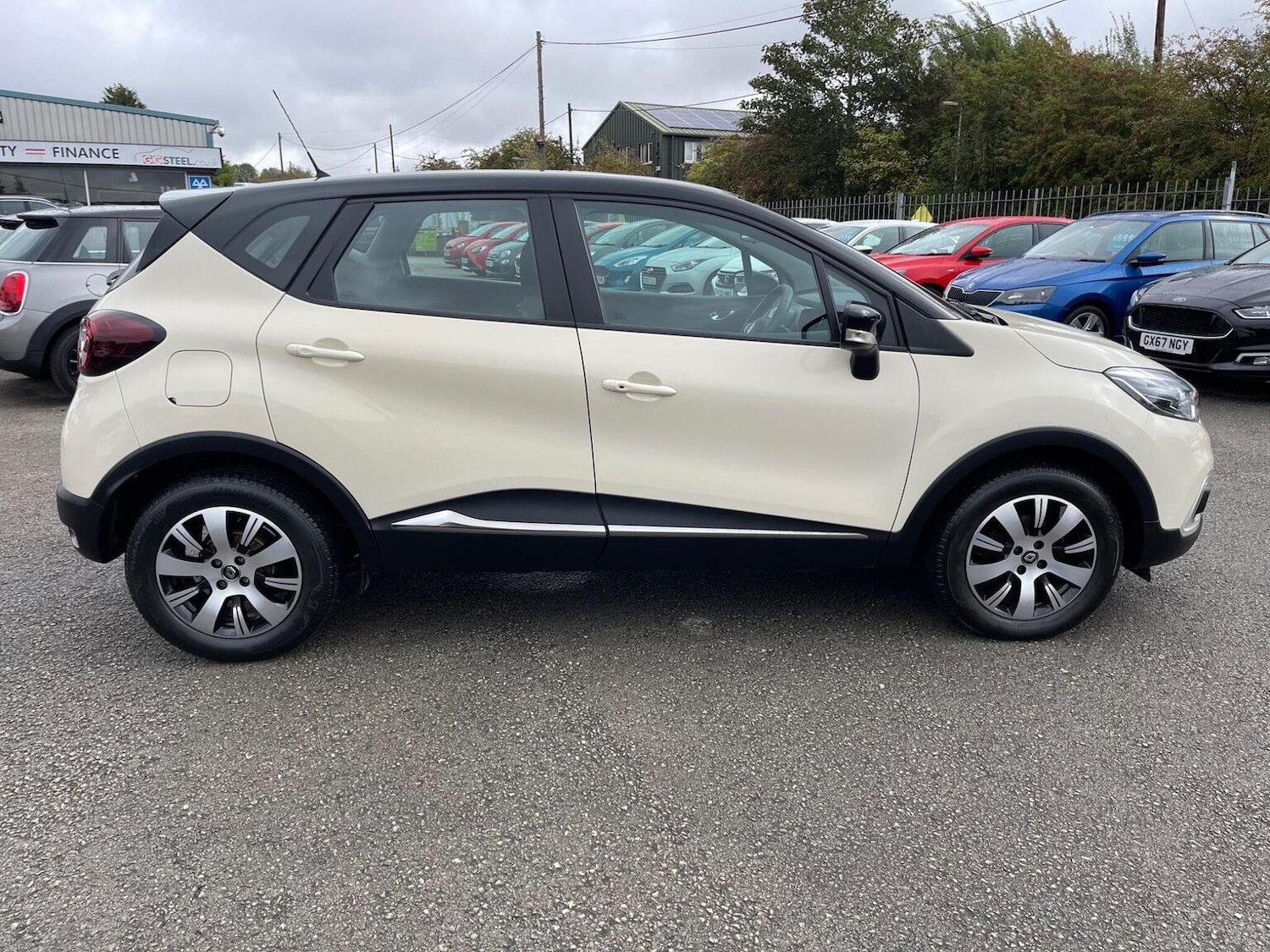 Used Renault Captur 2018 for sale - 76712607: Photo 7