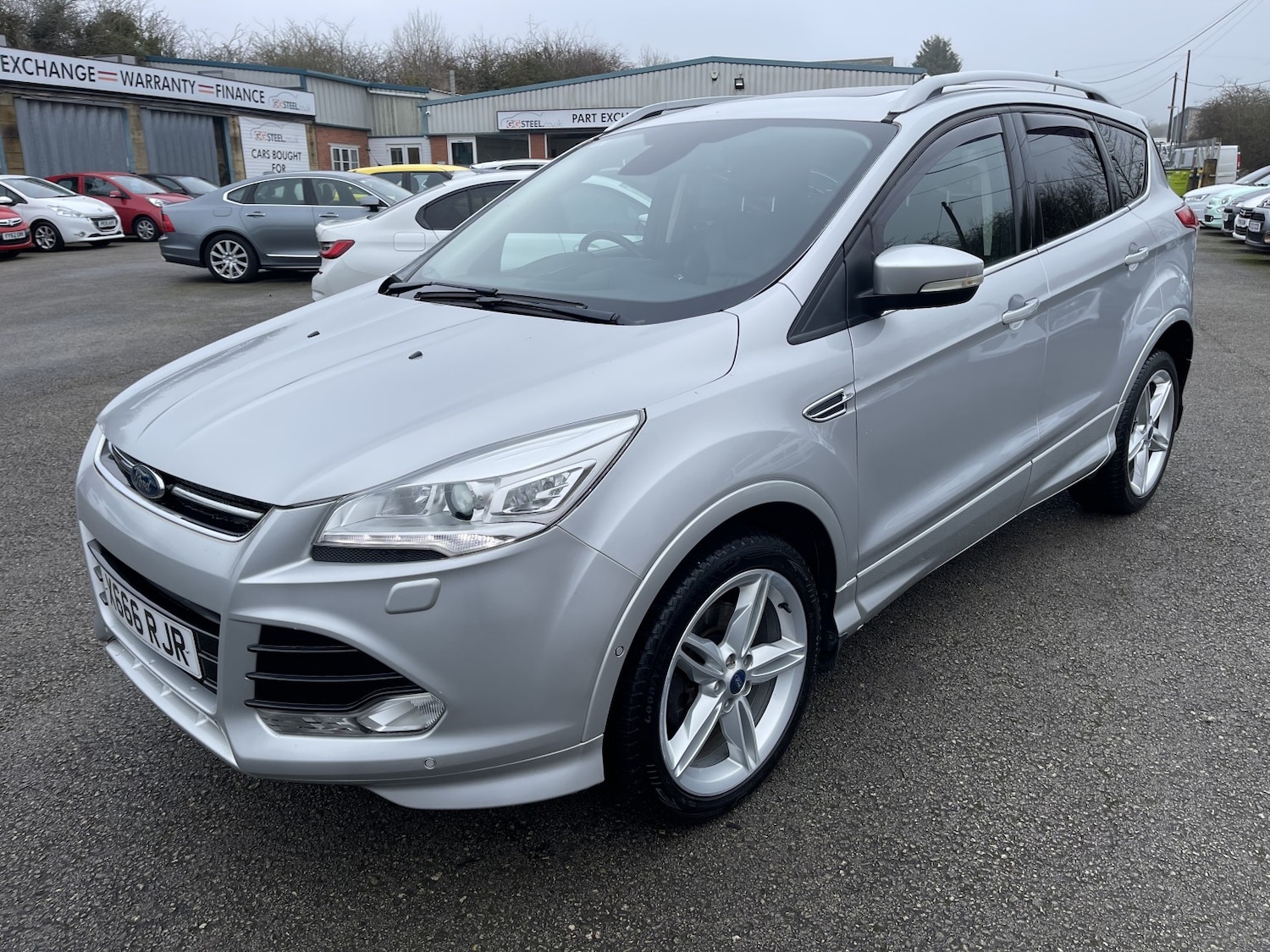 Used Ford Kuga 2016 for sale - 77438401: Photo 2